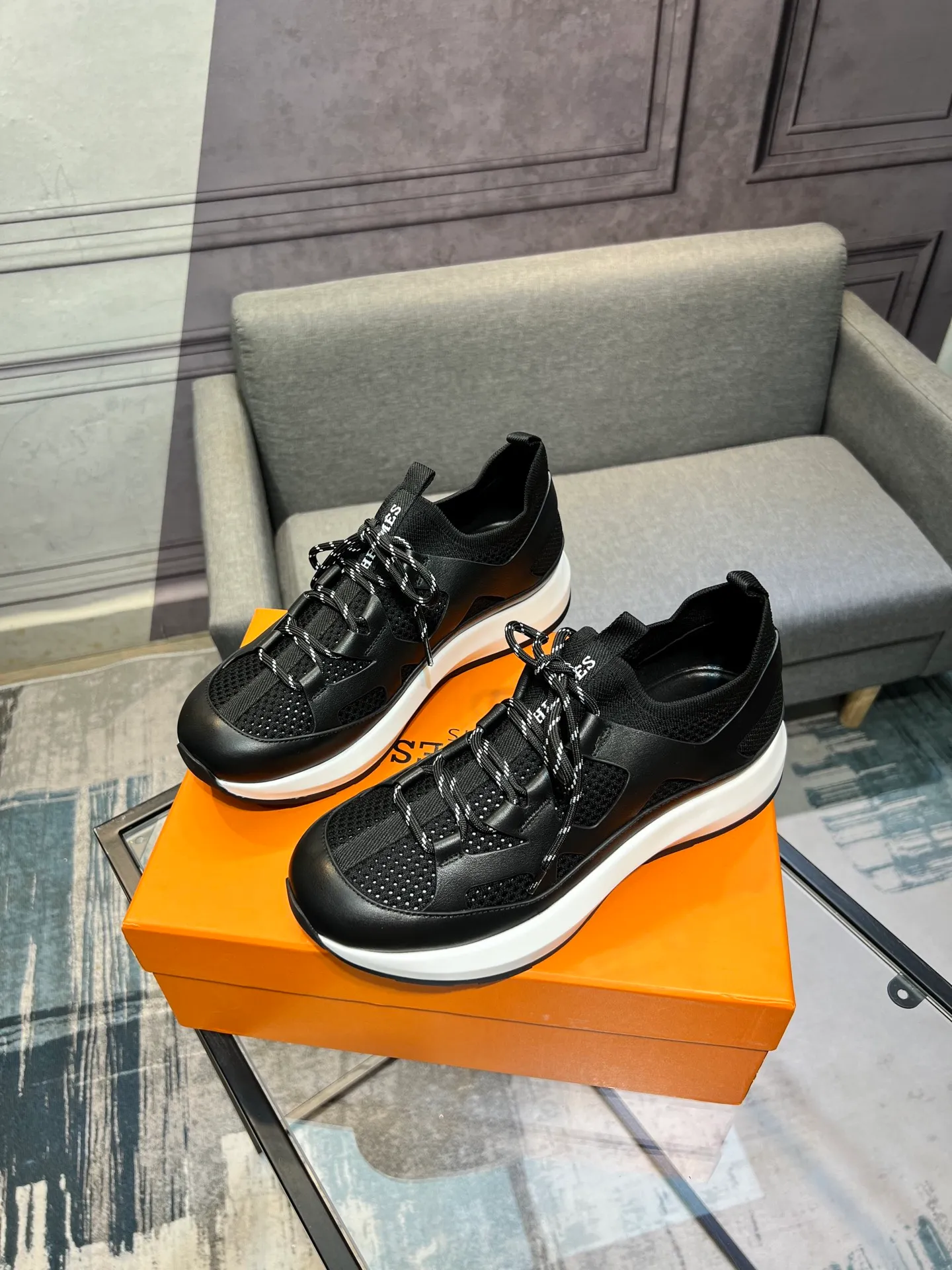 💰¥720 HERMES Men’s rest sneakers! -High-end quality original casual sports shoes -Upper: high nappa calfskin, forging technology, knitted fabric, shoe brand webbing, injection molded brand logo -Inner: foot pad; water-dyed cowhide -Outsole: ultra-light TPU·rubber; two-color molded outsole -Ultra-high quality control·fine workmanship: highlighted (high-end·luxury·grade) Size: 38-44 (45 46 customized)